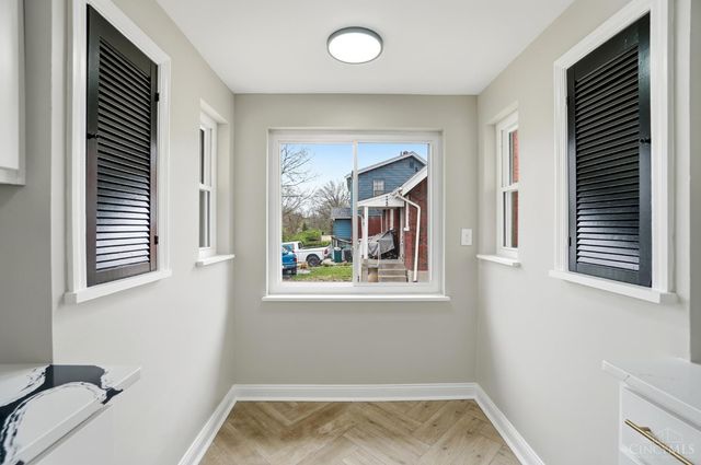 2571 Montana Avenue, Cincinnati, OH 45211