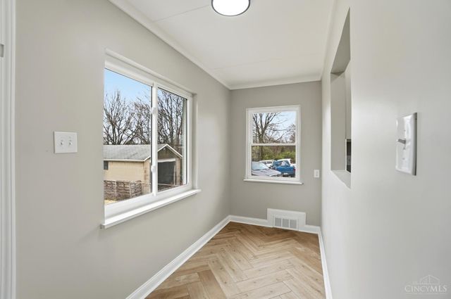 2571 Montana Avenue, Cincinnati, OH 45211