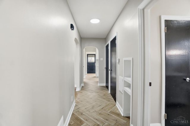 2571 Montana Avenue, Cincinnati, OH 45211