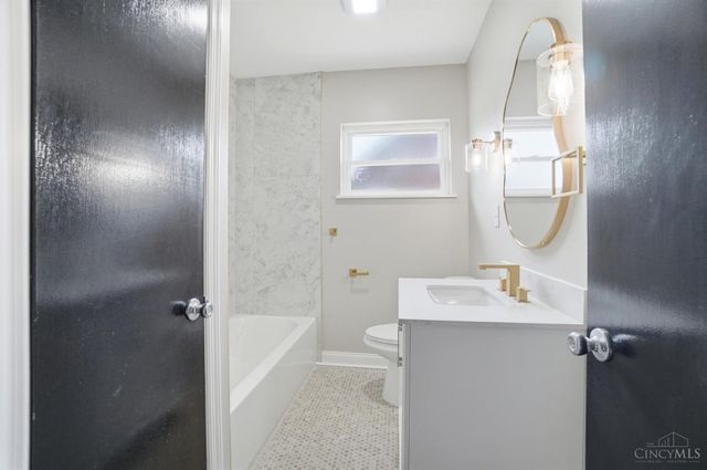 2571 Montana Avenue, Cincinnati, OH 45211