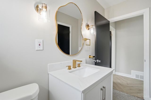 2571 Montana Avenue, Cincinnati, OH 45211