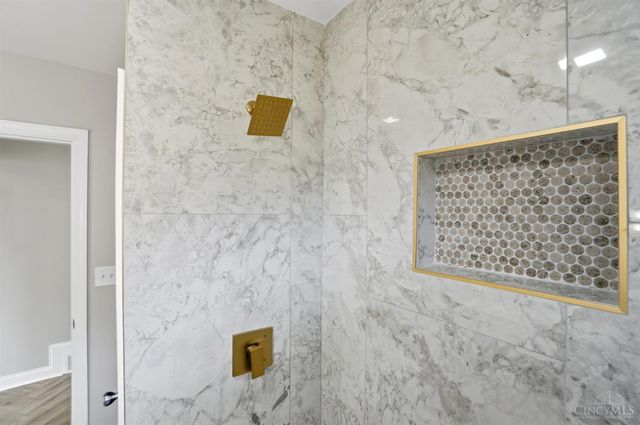 2571 Montana Avenue, Cincinnati, OH 45211