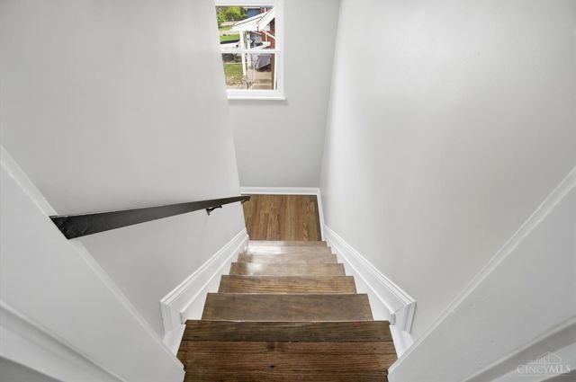 2571 Montana Avenue, Cincinnati, OH 45211