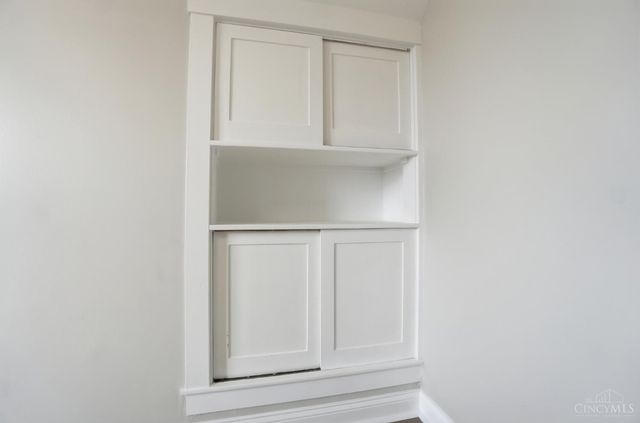 2571 Montana Avenue, Cincinnati, OH 45211