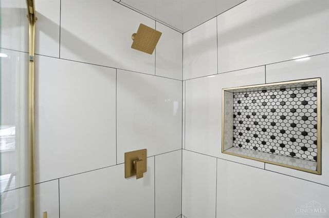 2571 Montana Avenue, Cincinnati, OH 45211