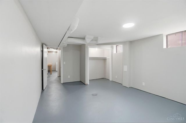 2571 Montana Avenue, Cincinnati, OH 45211