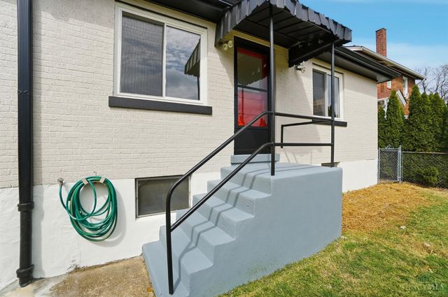 2571 Montana Avenue, Cincinnati, OH 45211