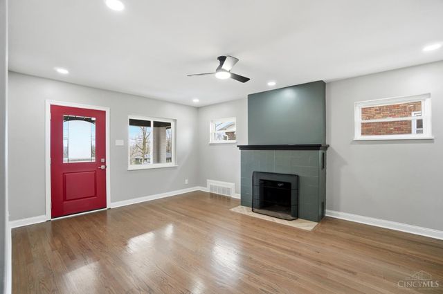 2571 Montana Avenue, Cincinnati, OH 45211