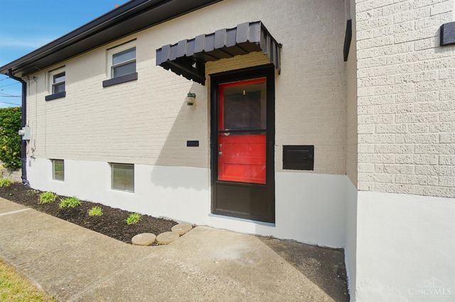 2571 Montana Avenue, Cincinnati, OH 45211