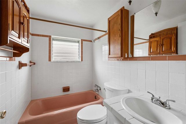 6035 10TH STREET, Zephyrhills, FL 33542