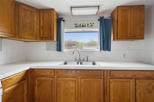 6035 10TH STREET, Zephyrhills, FL 33542