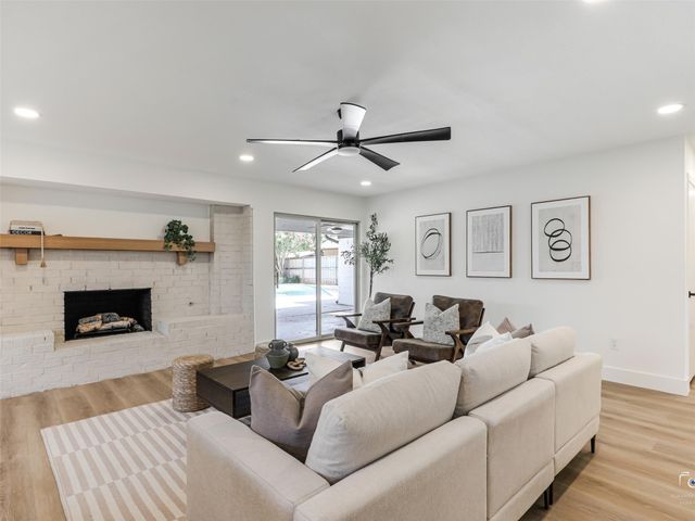 316 Amherst Avenue, Richardson, TX 75081