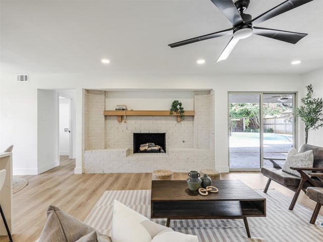 316 Amherst Avenue, Richardson, TX 75081