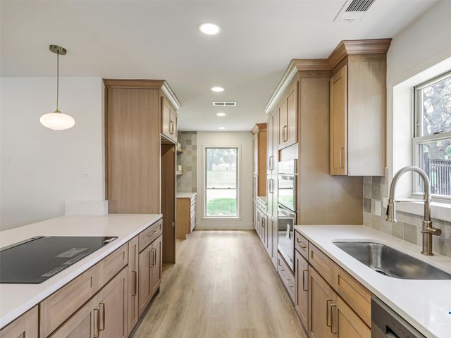 316 Amherst Avenue, Richardson, TX 75081