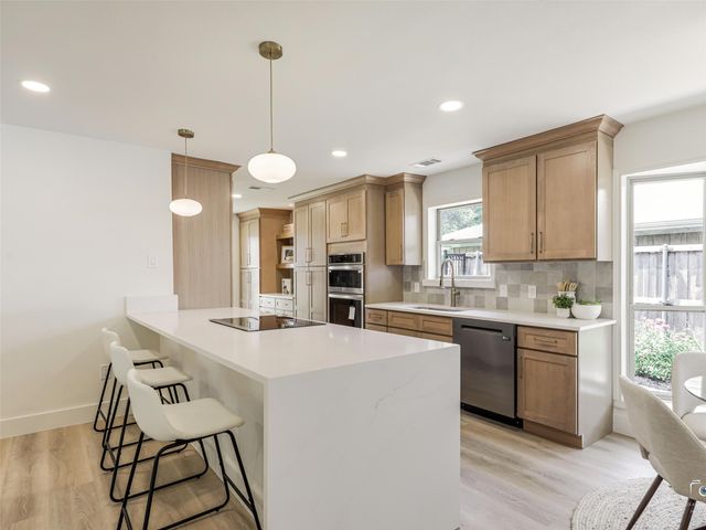 316 Amherst Avenue, Richardson, TX 75081