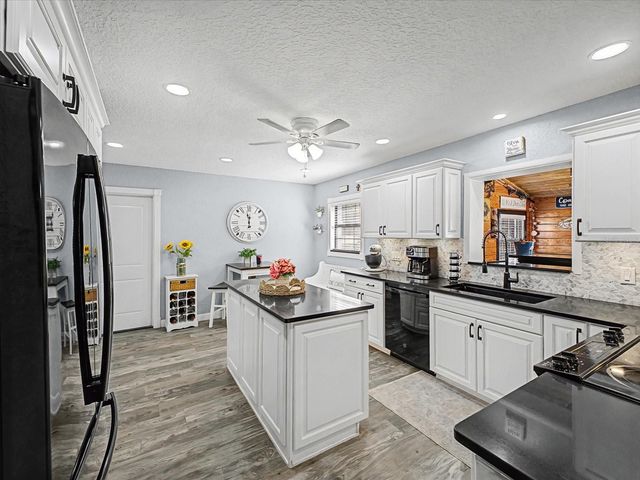 24420 LANARK ROAD, Brooksville, FL 34601