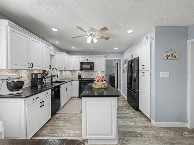 24420 LANARK ROAD, Brooksville, FL 34601