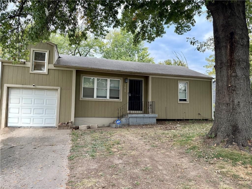7426 Indiana Avenue, Kansas City, MO 64132