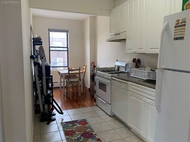 32-60 43rd Street 2R, Astoria, NY 11103