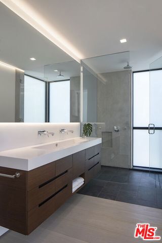 2635 Hargrave Drive, Los Angeles, CA 90068