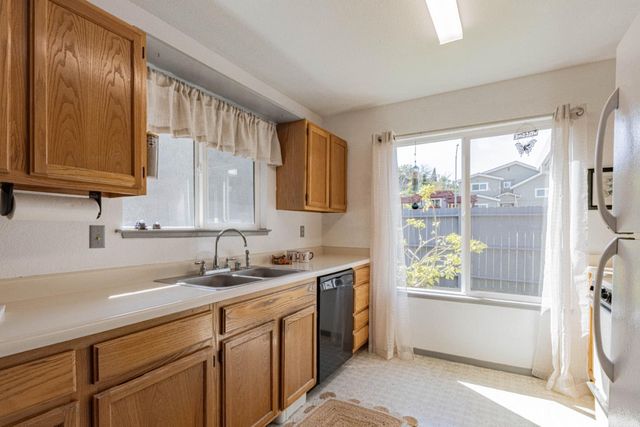 11 Fresa Place, Salinas, CA 93905