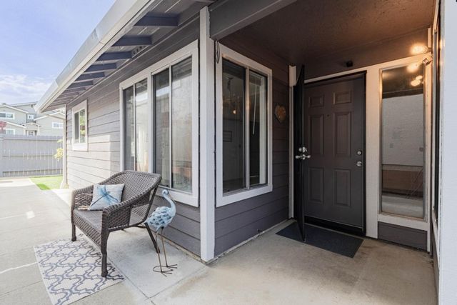 11 Fresa Place, Salinas, CA 93905