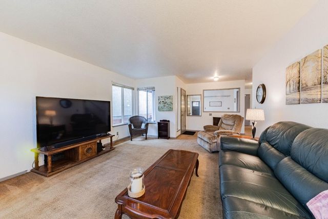 11 Fresa Place, Salinas, CA 93905