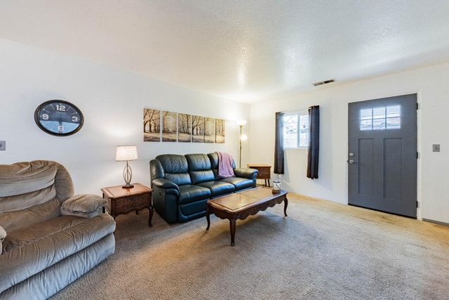 11 Fresa Place, Salinas, CA 93905