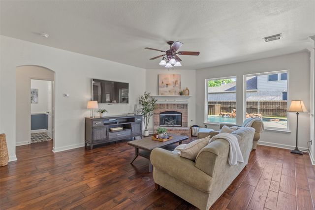 206 Butternut Drive, Fate, TX 75087