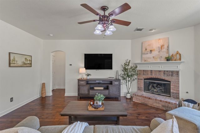 206 Butternut Drive, Fate, TX 75087