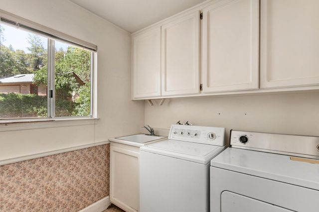 14975 Deerwood Pl, Grass Valley, CA 95949