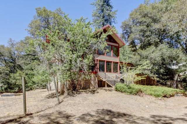 14975 Deerwood Pl, Grass Valley, CA 95949