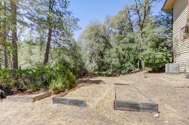 14975 Deerwood Pl, Grass Valley, CA 95949