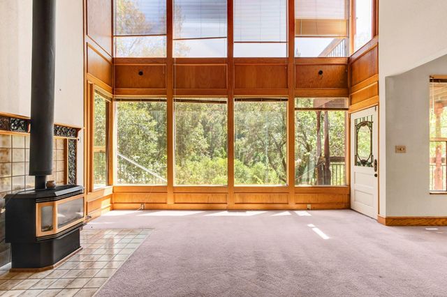 14975 Deerwood Pl, Grass Valley, CA 95949