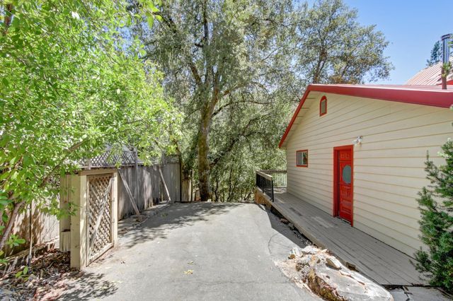 14975 Deerwood Pl, Grass Valley, CA 95949