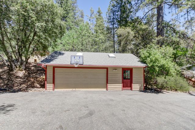 14975 Deerwood Pl, Grass Valley, CA 95949