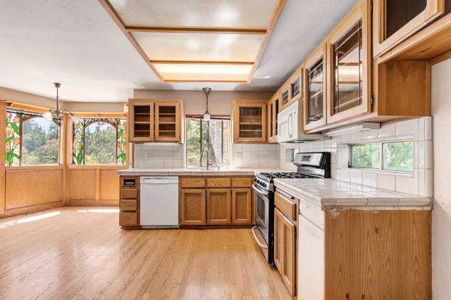 14975 Deerwood Pl, Grass Valley, CA 95949