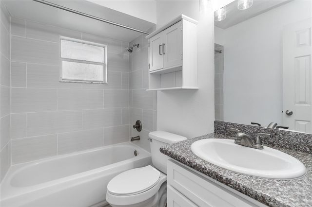 1733 MITTEN TERRACE, Deltona, FL 32738