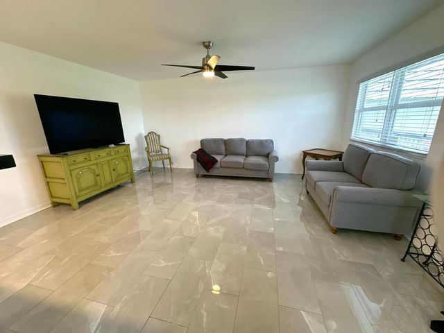 196 Tuscany C Lane, Delray Beach, FL 33446