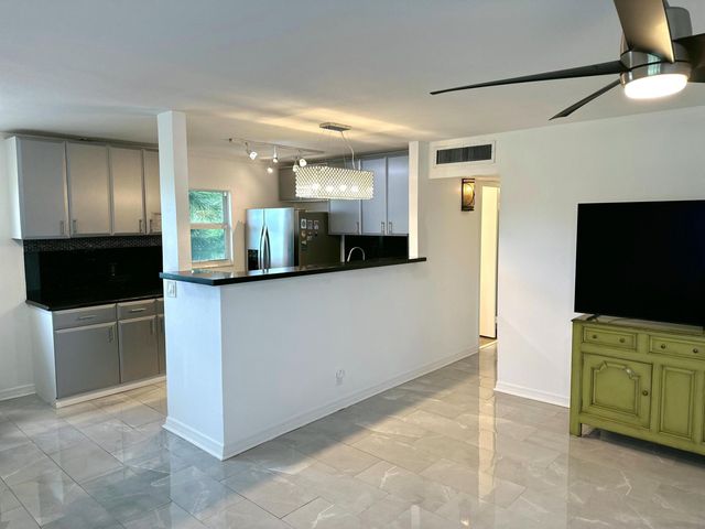 196 Tuscany C Lane, Delray Beach, FL 33446