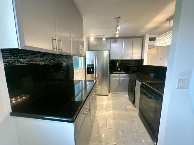 196 Tuscany C Lane, Delray Beach, FL 33446