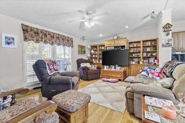 252 Maiden LN, Fincastle, VA 24090