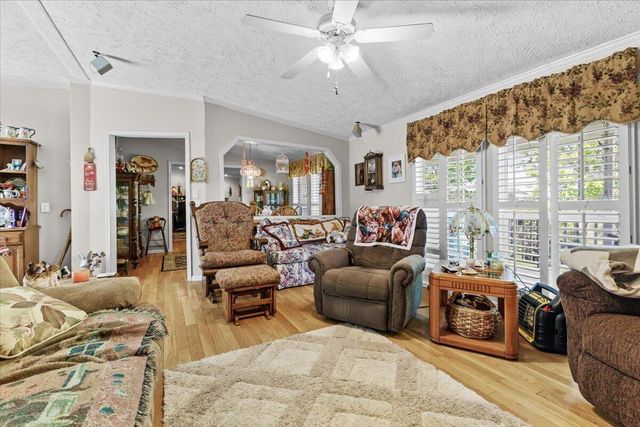 252 Maiden LN, Fincastle, VA 24090
