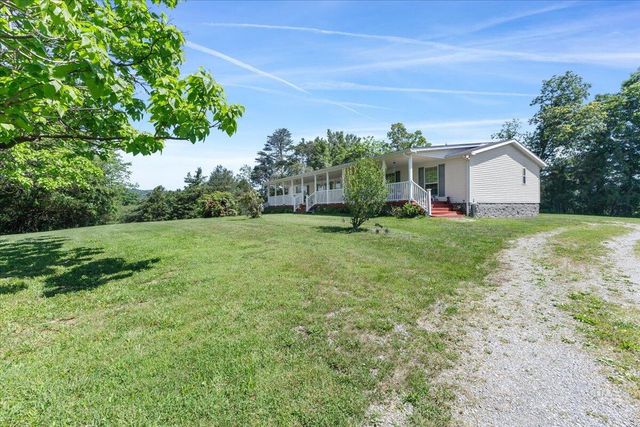 252 Maiden LN, Fincastle, VA 24090