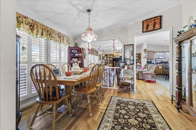 252 Maiden LN, Fincastle, VA 24090