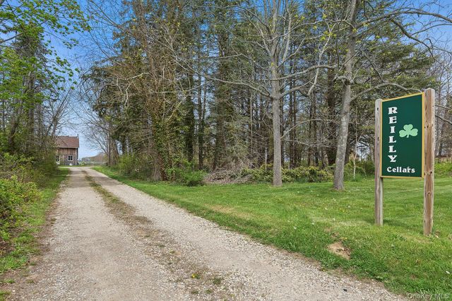 37025 Main Road, Cutchogue, NY 11935
