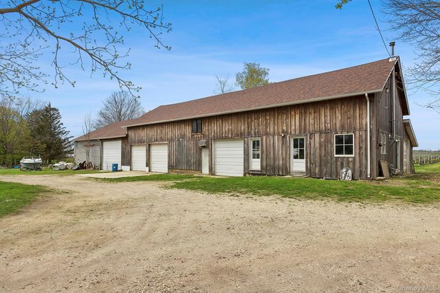 37025 Main Road, Cutchogue, NY 11935