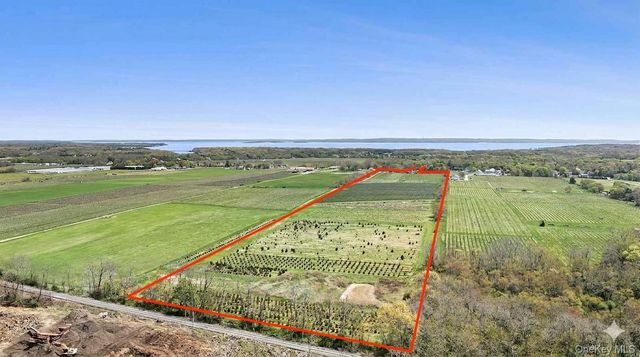 37025 Main Road, Cutchogue, NY 11935