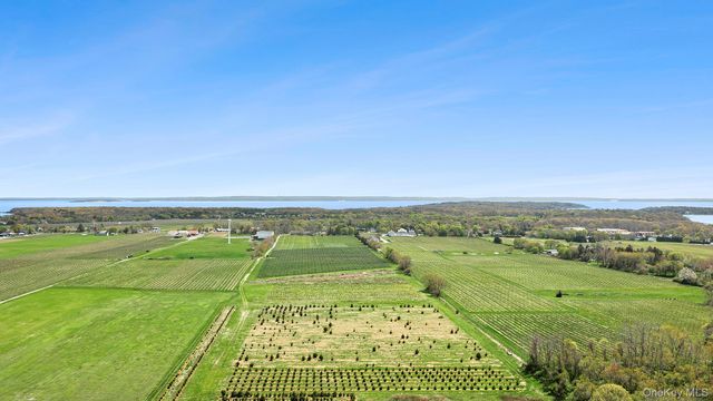 37025 Main Road, Cutchogue, NY 11935