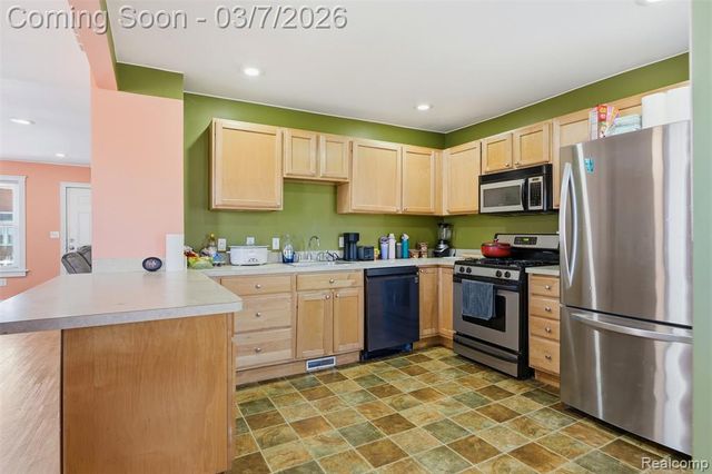 258 Spruce Street, Wyandotte, MI 48192